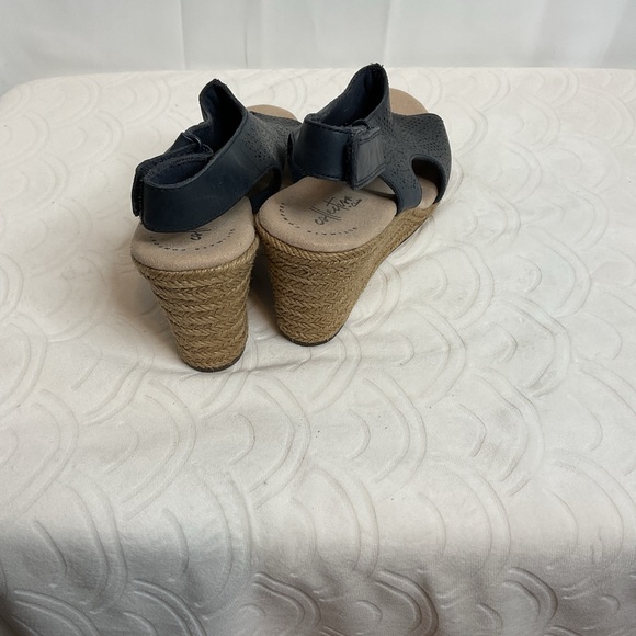 Clarks unlimited comfort collection 8 1/2 med NWOT navy wedge - Picture 4 of 8